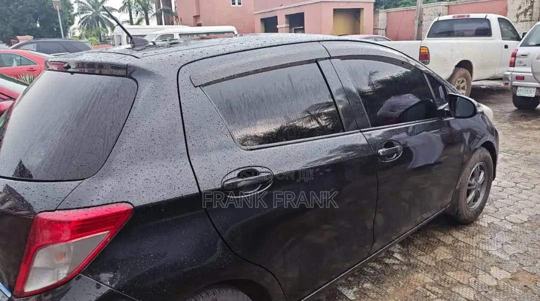 Toyota Yaris 2013 Black