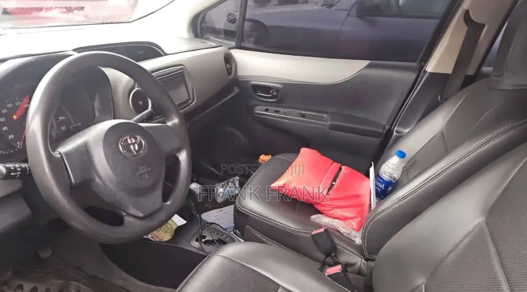 Toyota Yaris 2013 Black