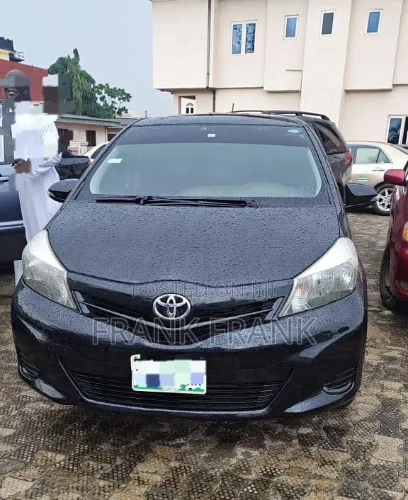 Toyota Yaris 2013 Black