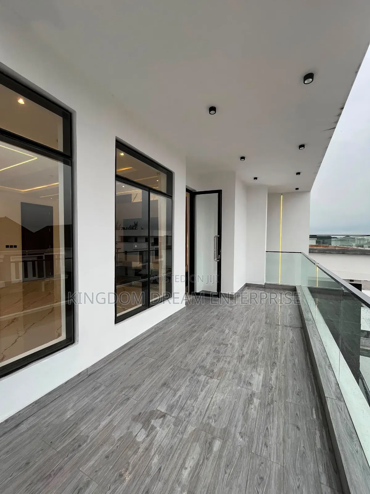 5bdrm Duplex in Ikota Lekki Lagos for sale