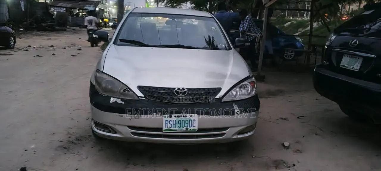 Toyota Camry 2004 Silver