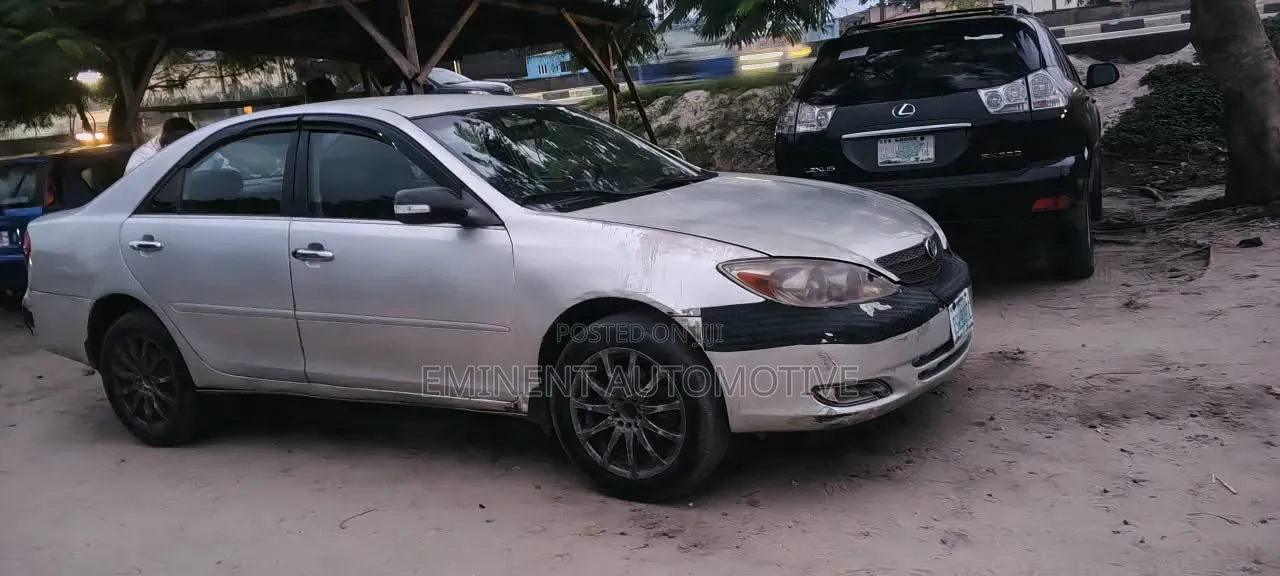 Toyota Camry 2004 Silver