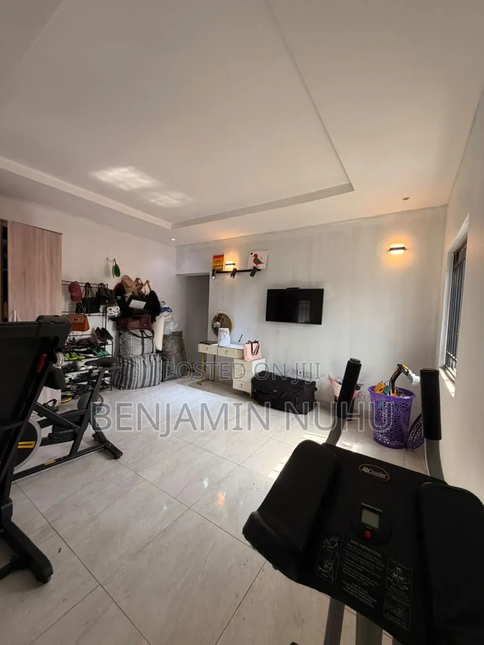 3bdrm Block of Flats in Ologolo Upstairs for rent
