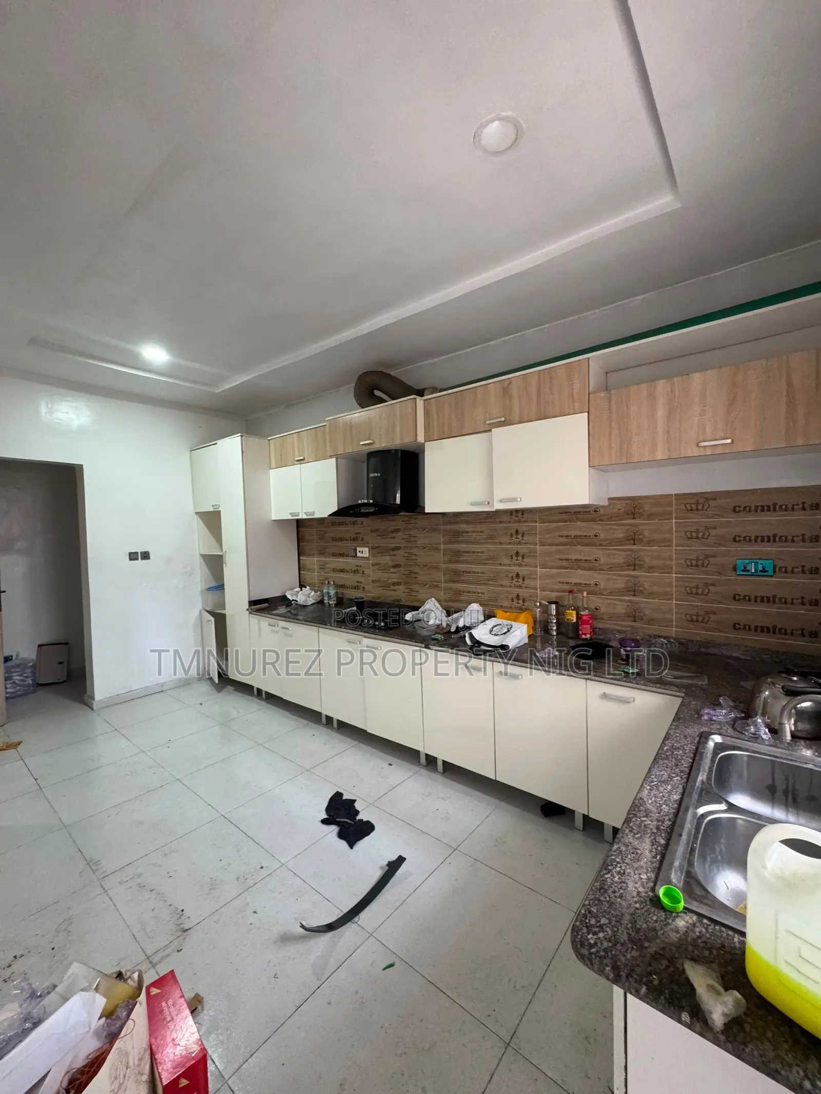 3bdrm Duplex in Chevron for rent