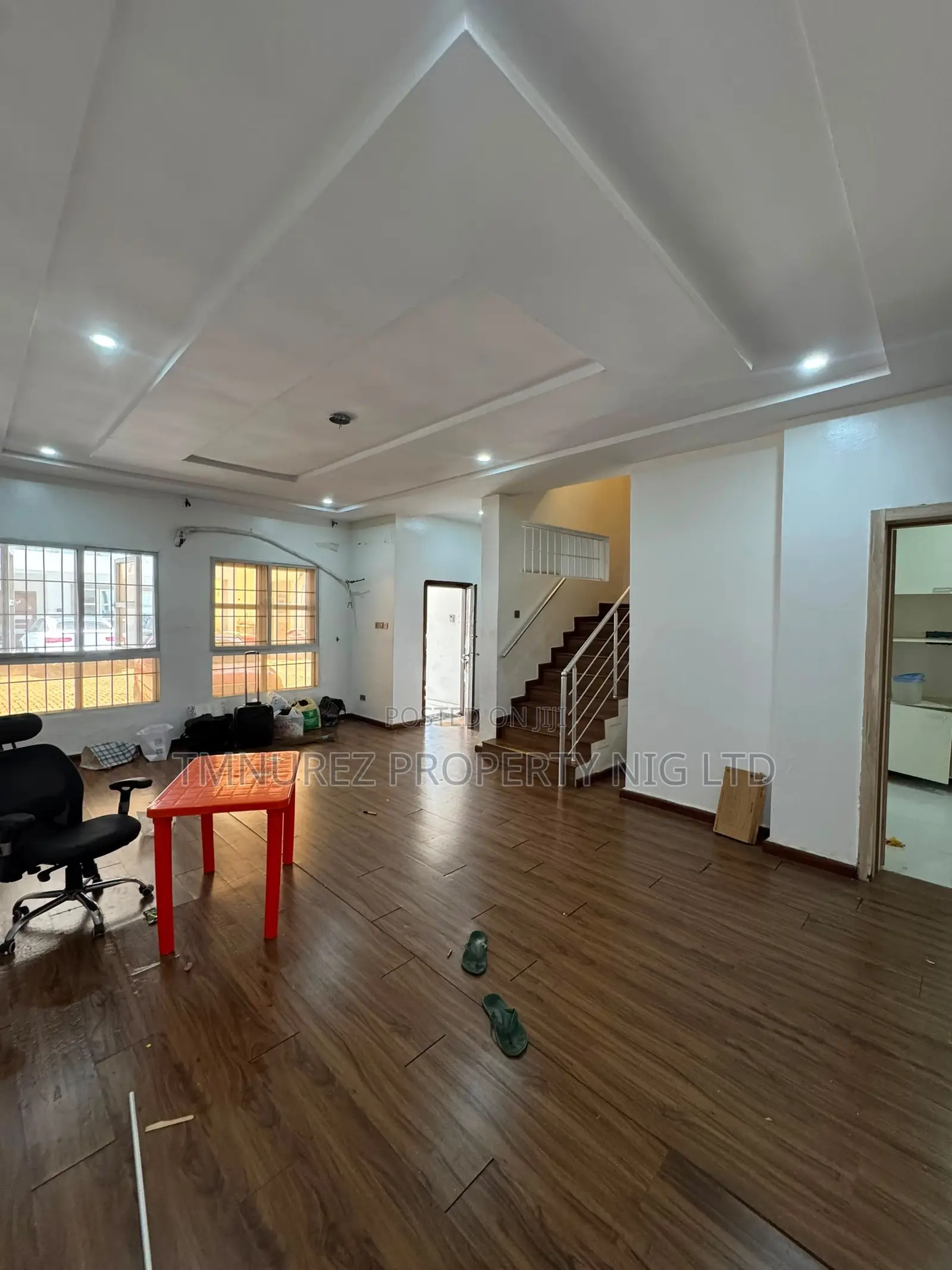 3bdrm Duplex in Chevron for rent