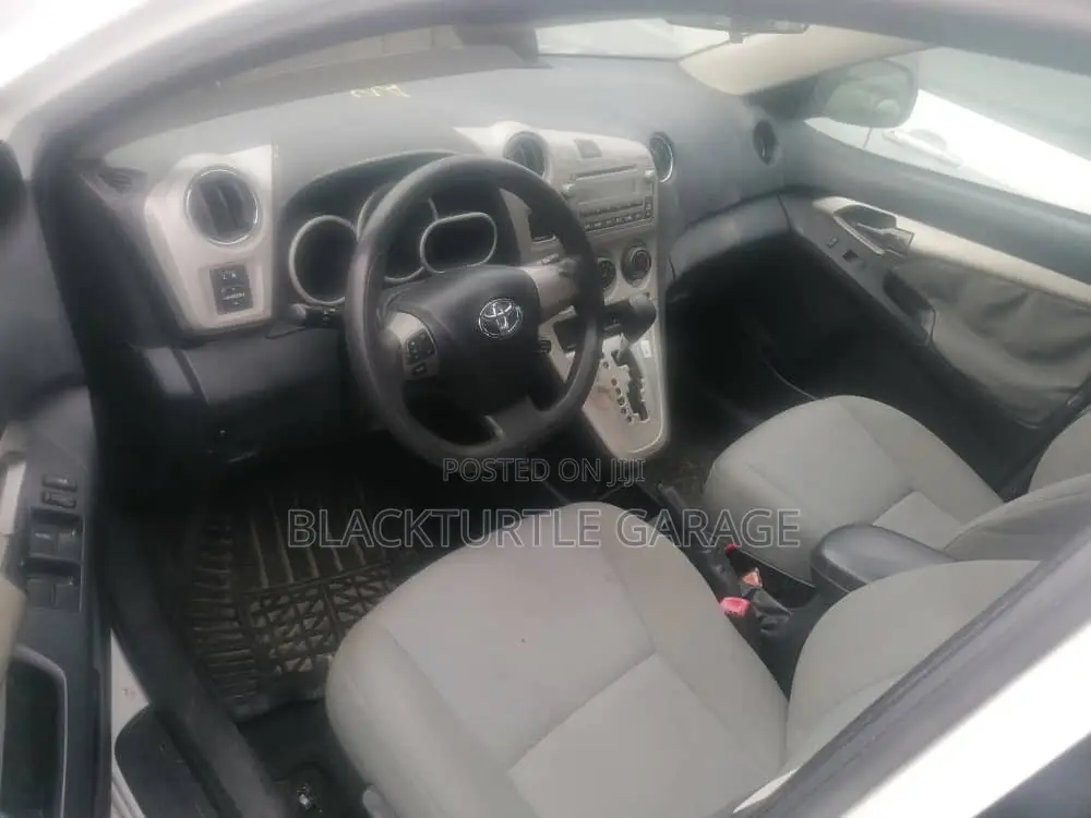 Toyota Matrix 2012 White