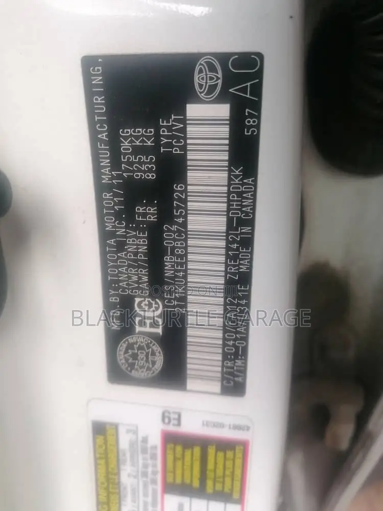 Toyota Matrix 2012 White