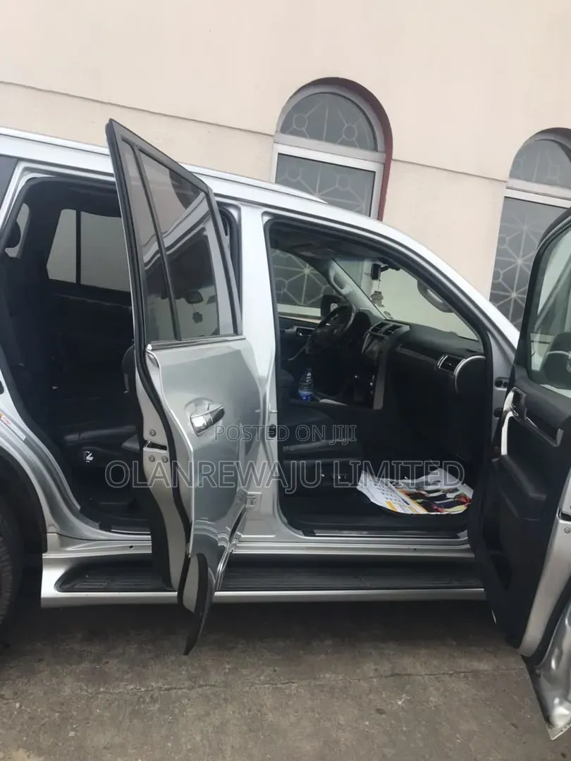 Lexus GX 2015 Silver