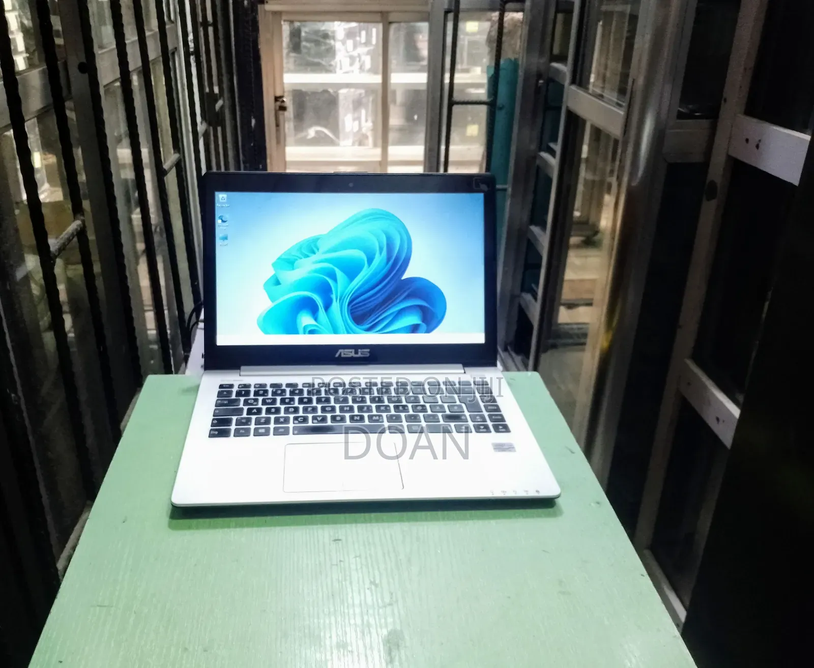 Laptop Asus VivoBook S400CA 8GB Intel Core i5 HDD 500GB
