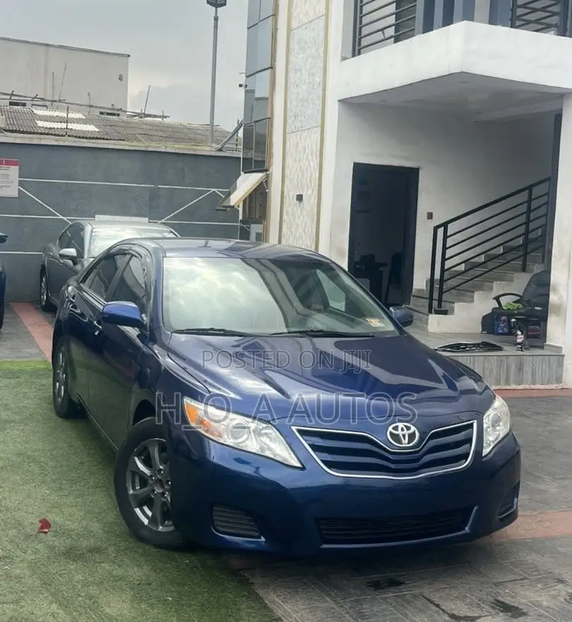 Toyota Camry LE 4dr Sedan (2.5L 4cyl 6AM) 2010 Blue
