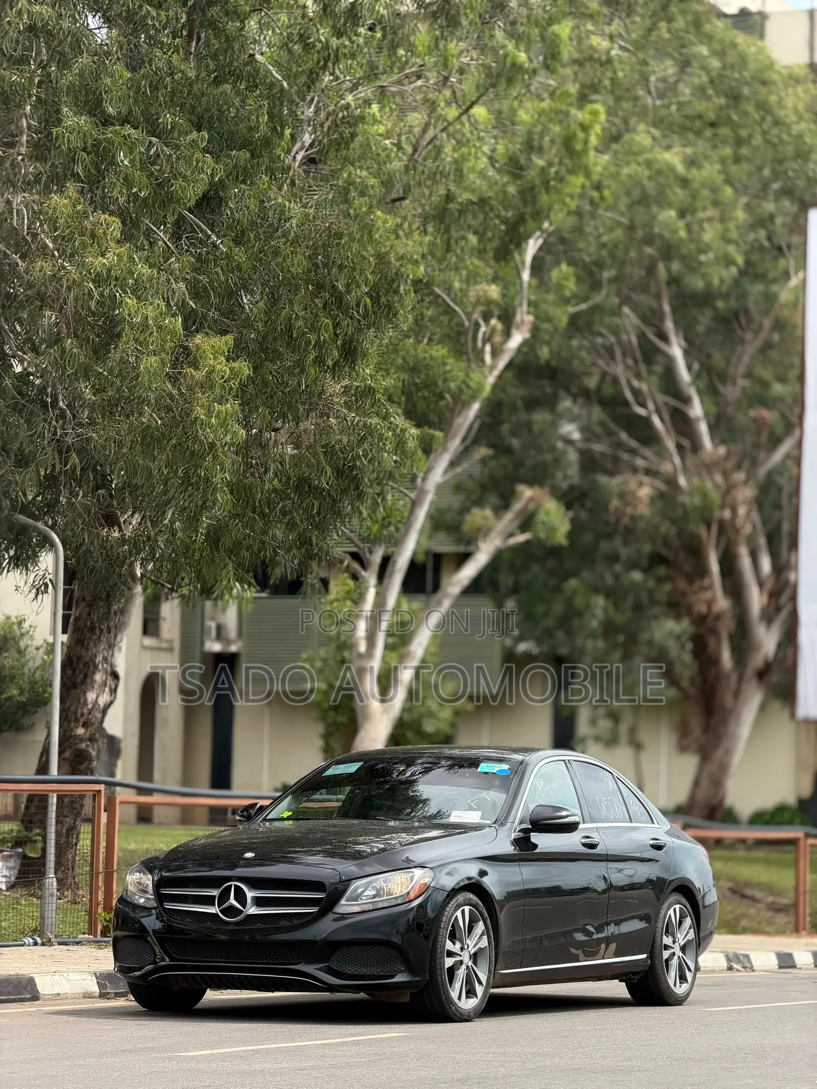 Mercedes-Benz C300 2016 Black