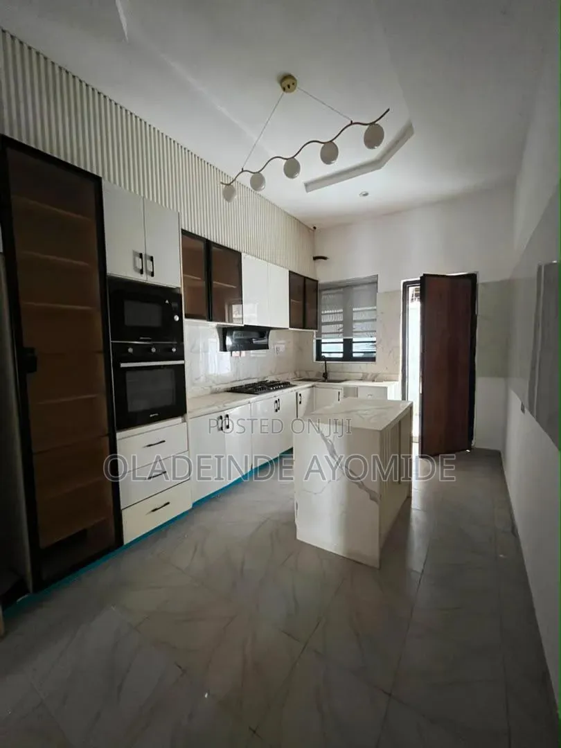 4bdrm Duplex in Ikate Lekki for rent