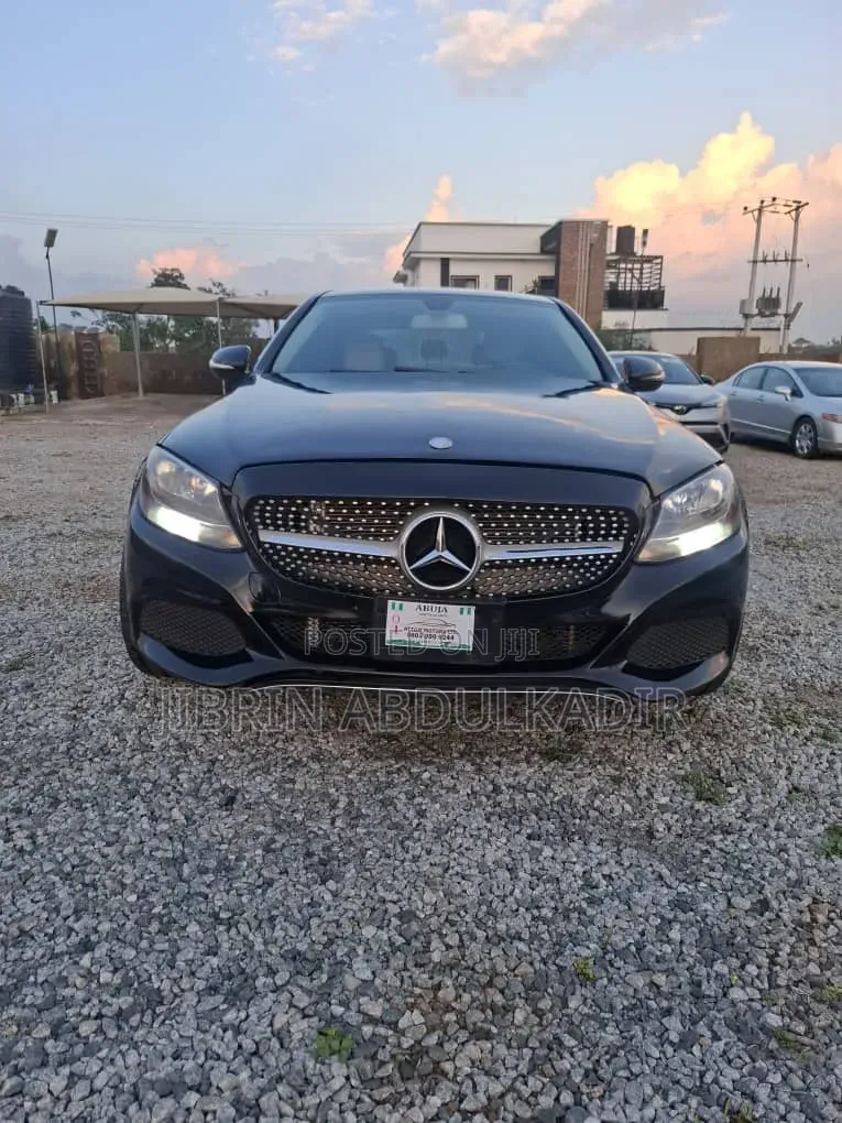 Mercedes-Benz C300 2016 Black