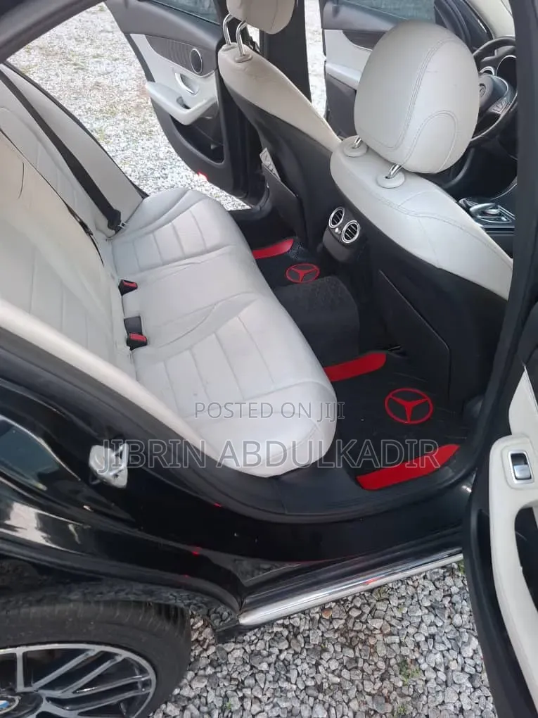 Mercedes-Benz C300 2016 Black