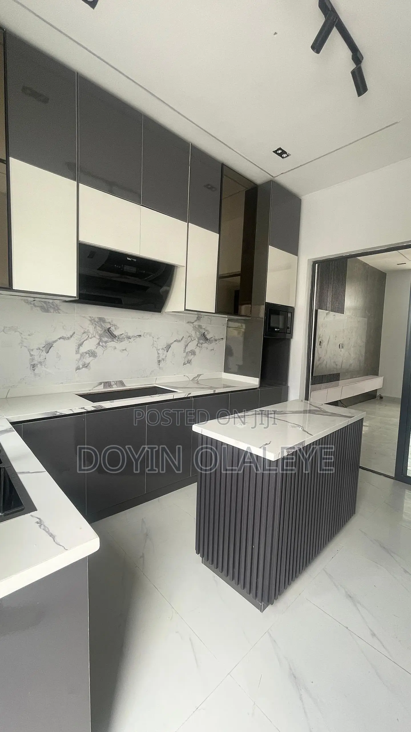 4bdrm Duplex in Ikota for sale