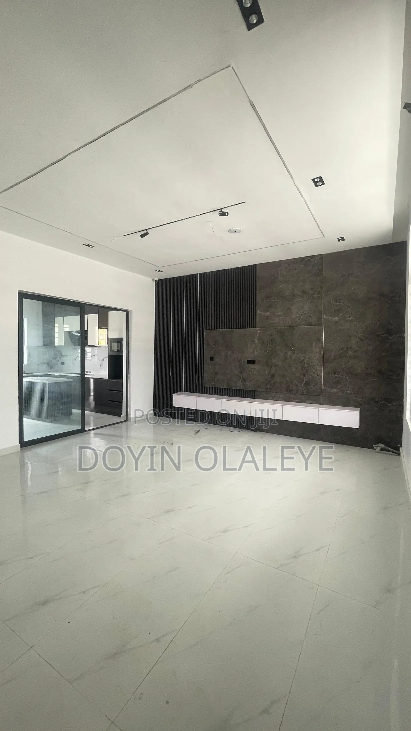 4bdrm Duplex in Ikota for sale
