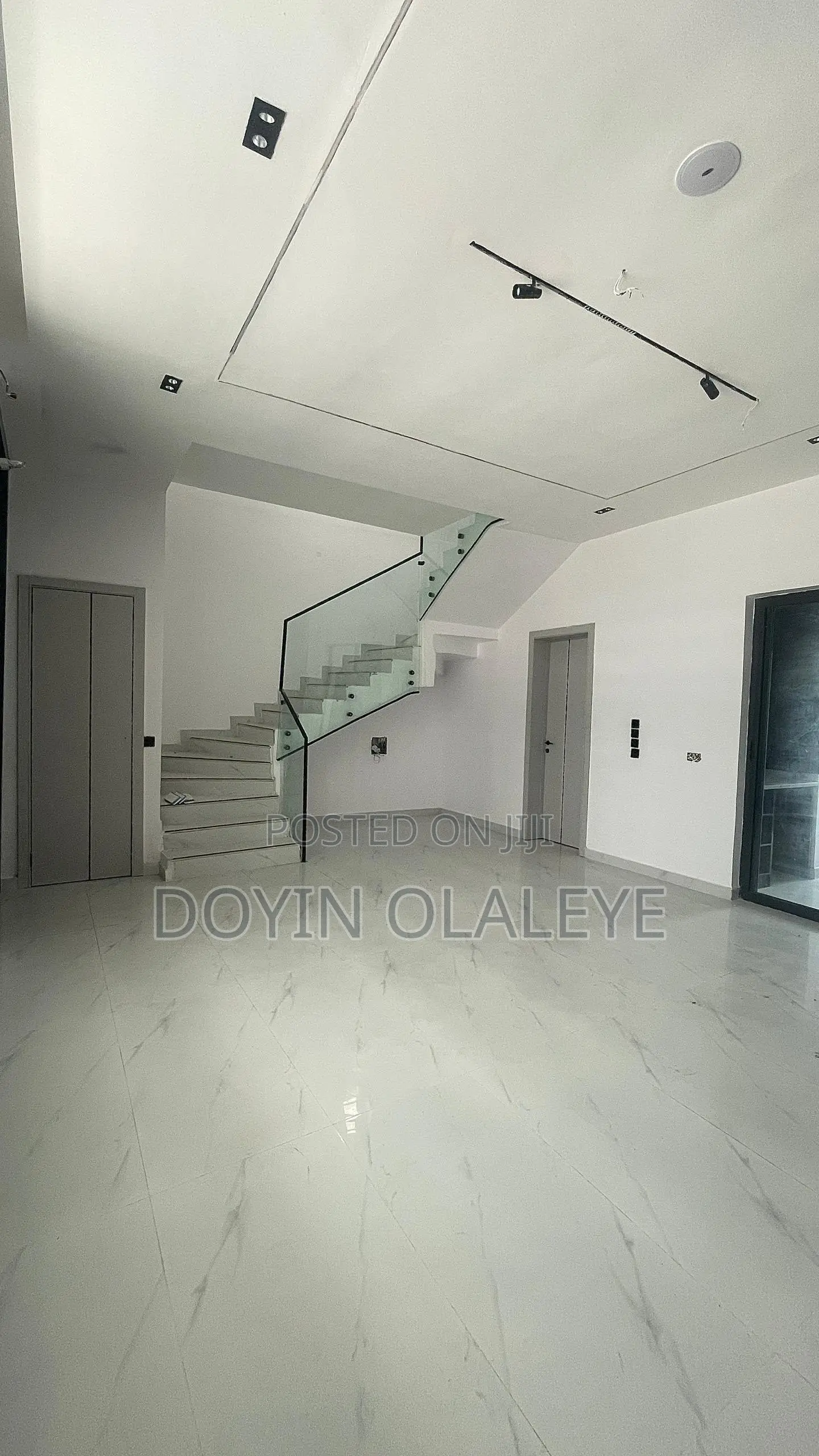 4bdrm Duplex in Ikota for sale