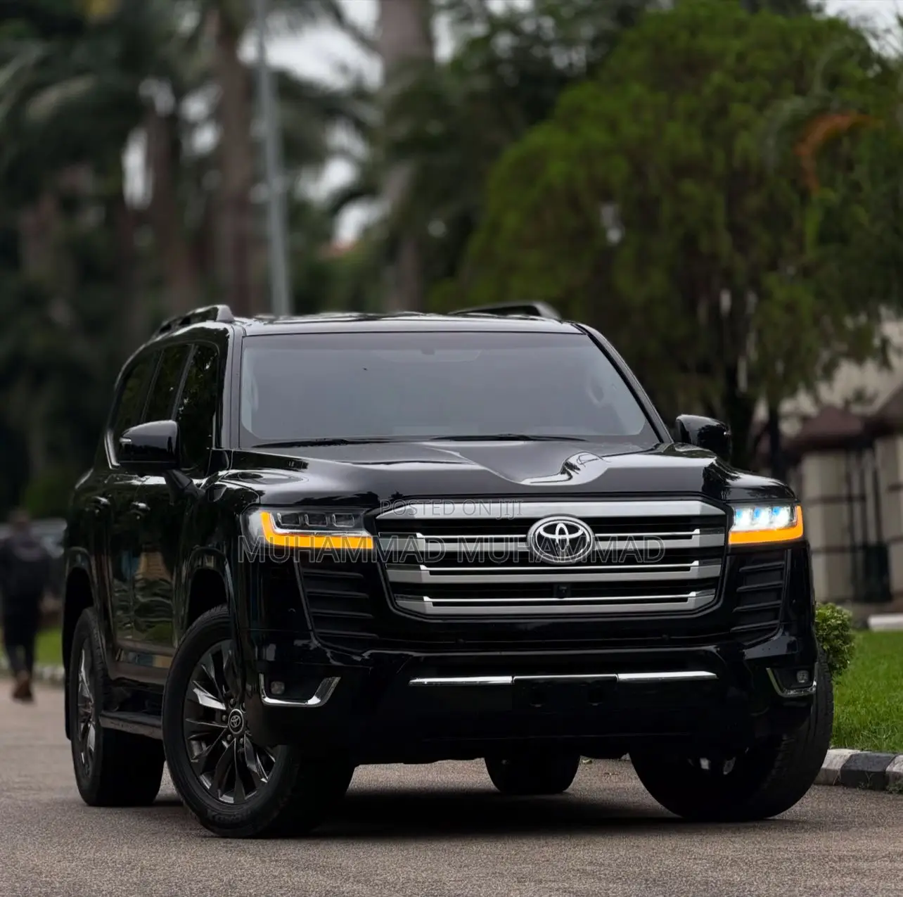 Toyota Land Cruiser LC300 2024 Black