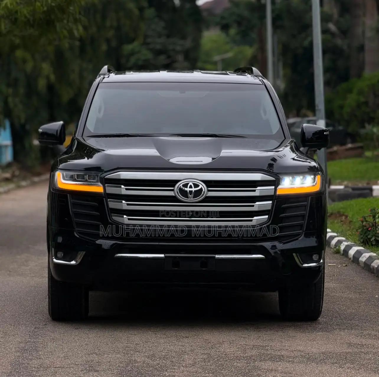 Toyota Land Cruiser LC300 2024 Black