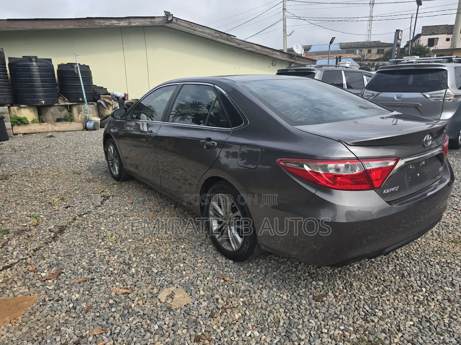 Toyota Camry SE 4dr Sedan (2.5L 4cyl 6A) 2017 Gray