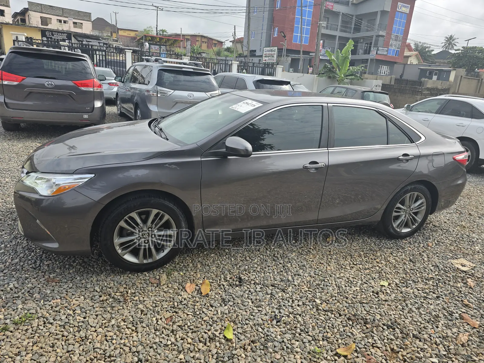 Toyota Camry SE 4dr Sedan (2.5L 4cyl 6A) 2017 Gray