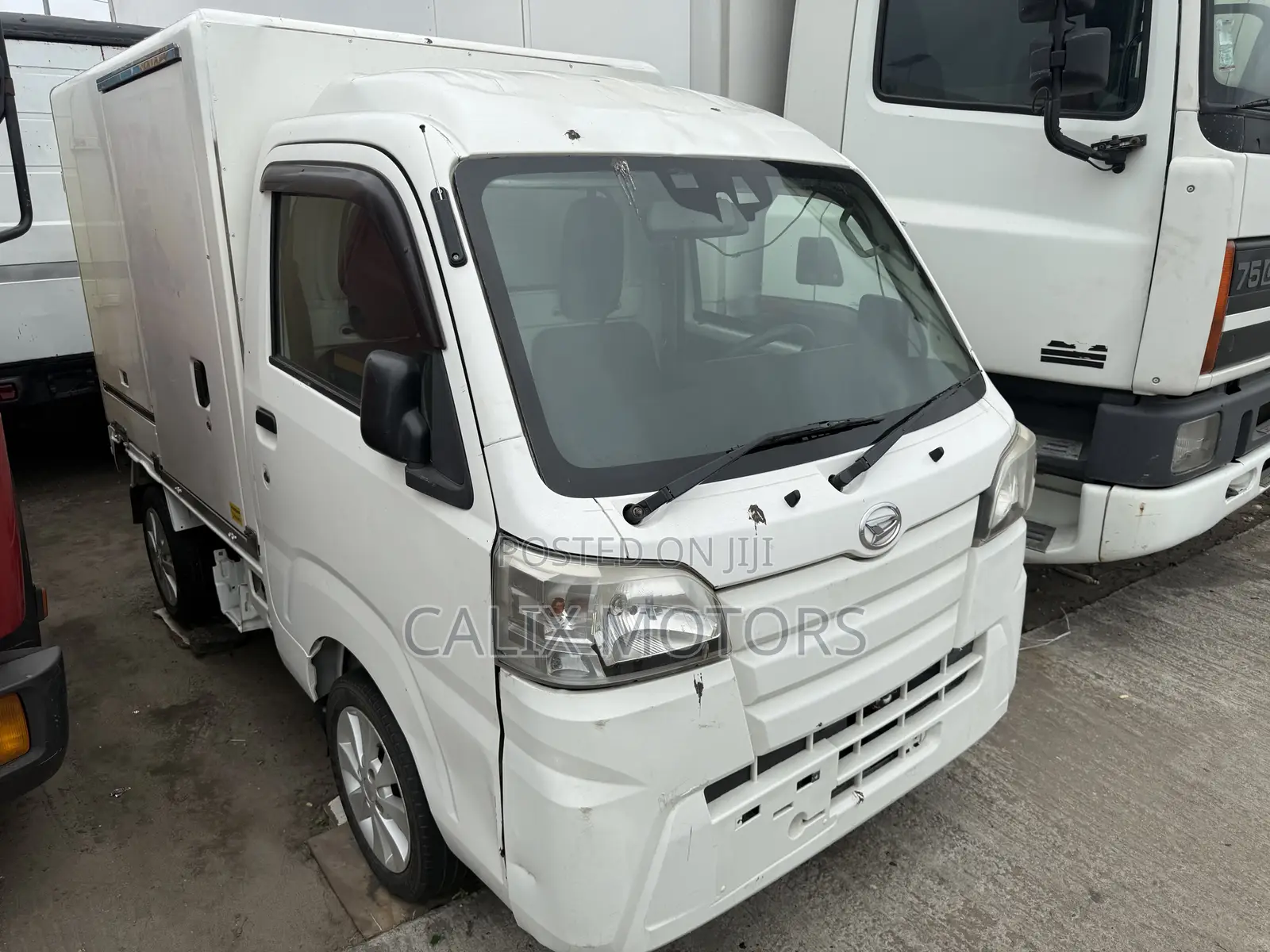 Foreign Used Daihatsu Hijet Cooling Truck.