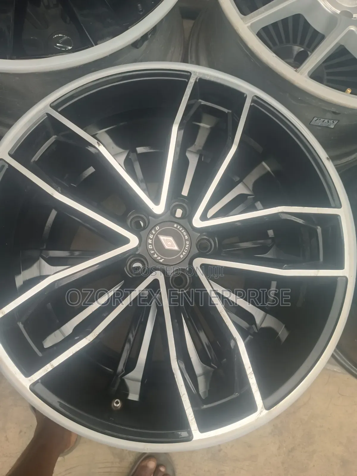 20inch and 19 for Lexus and Benz