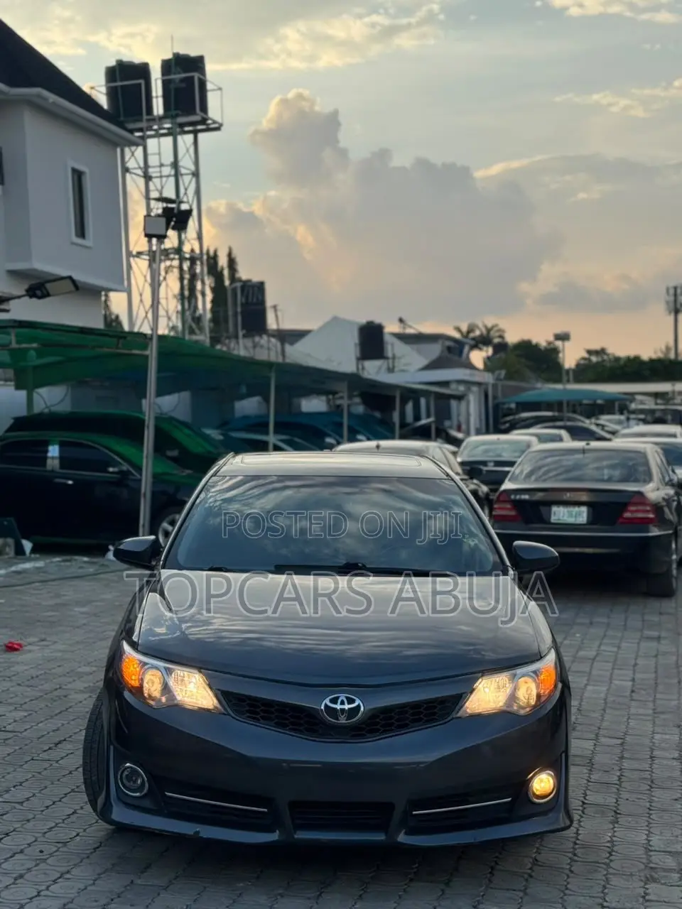 Toyota Camry SE 4dr Sedan (2.5L 4cyl 6A) 2013 Gray