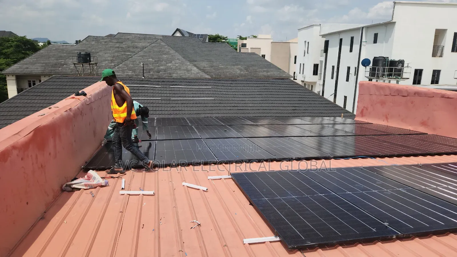 Full Package of 80kw Deye Lithium Battery and 10kv Felicity Hybrid Inv