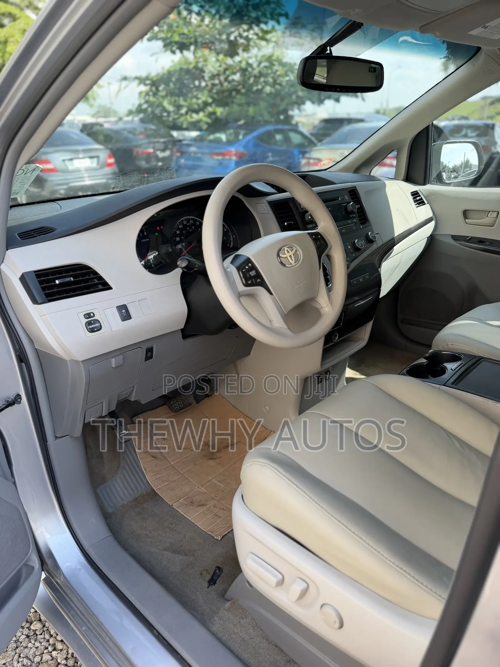 Toyota Sienna LE 8 Passenger 2012 Silver
