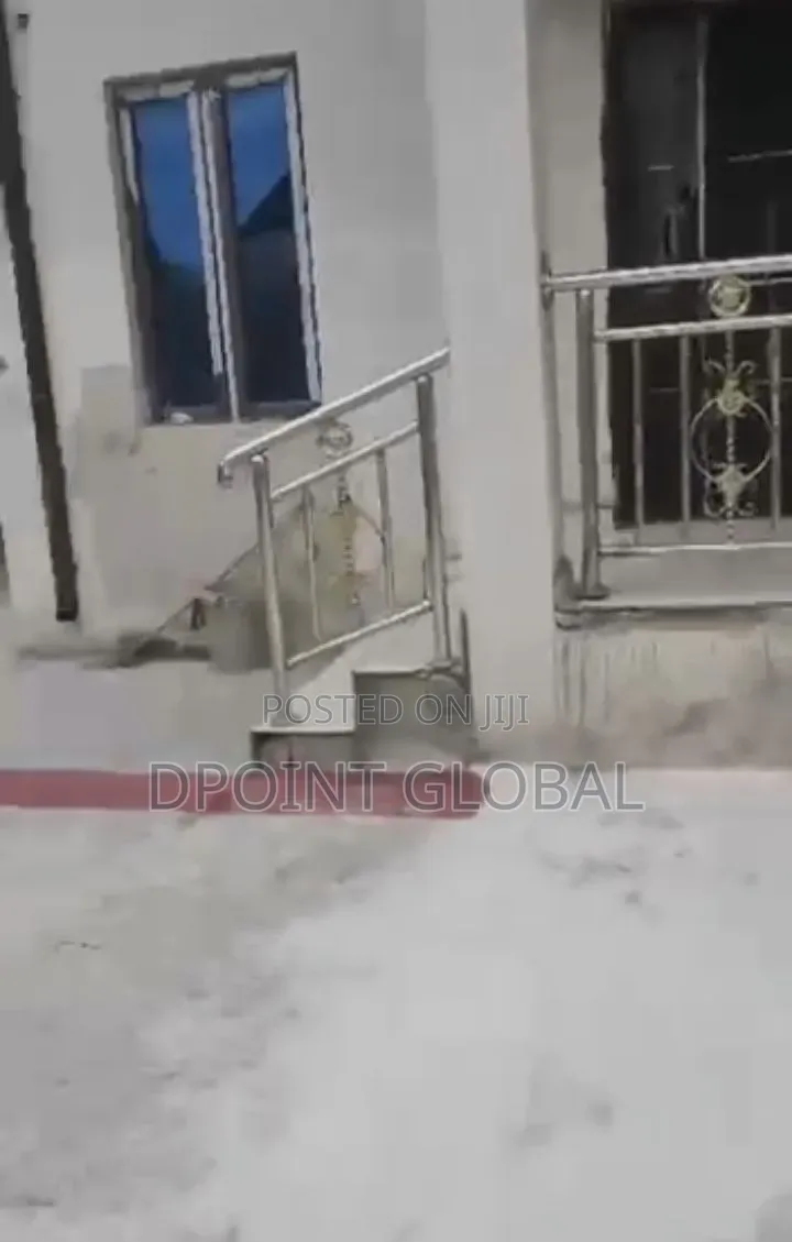 9bdrm Duplex in Not Estate, Ipaja / Ipaja for sale