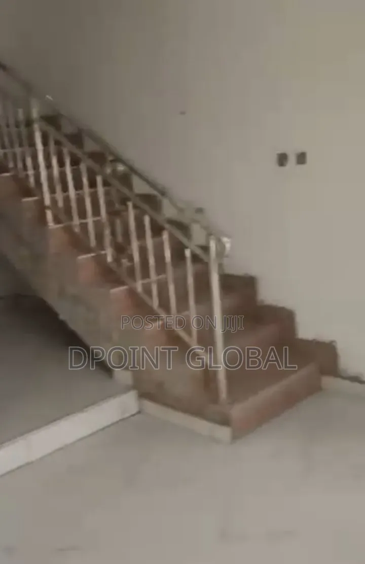 9bdrm Duplex in Not Estate, Ipaja / Ipaja for sale