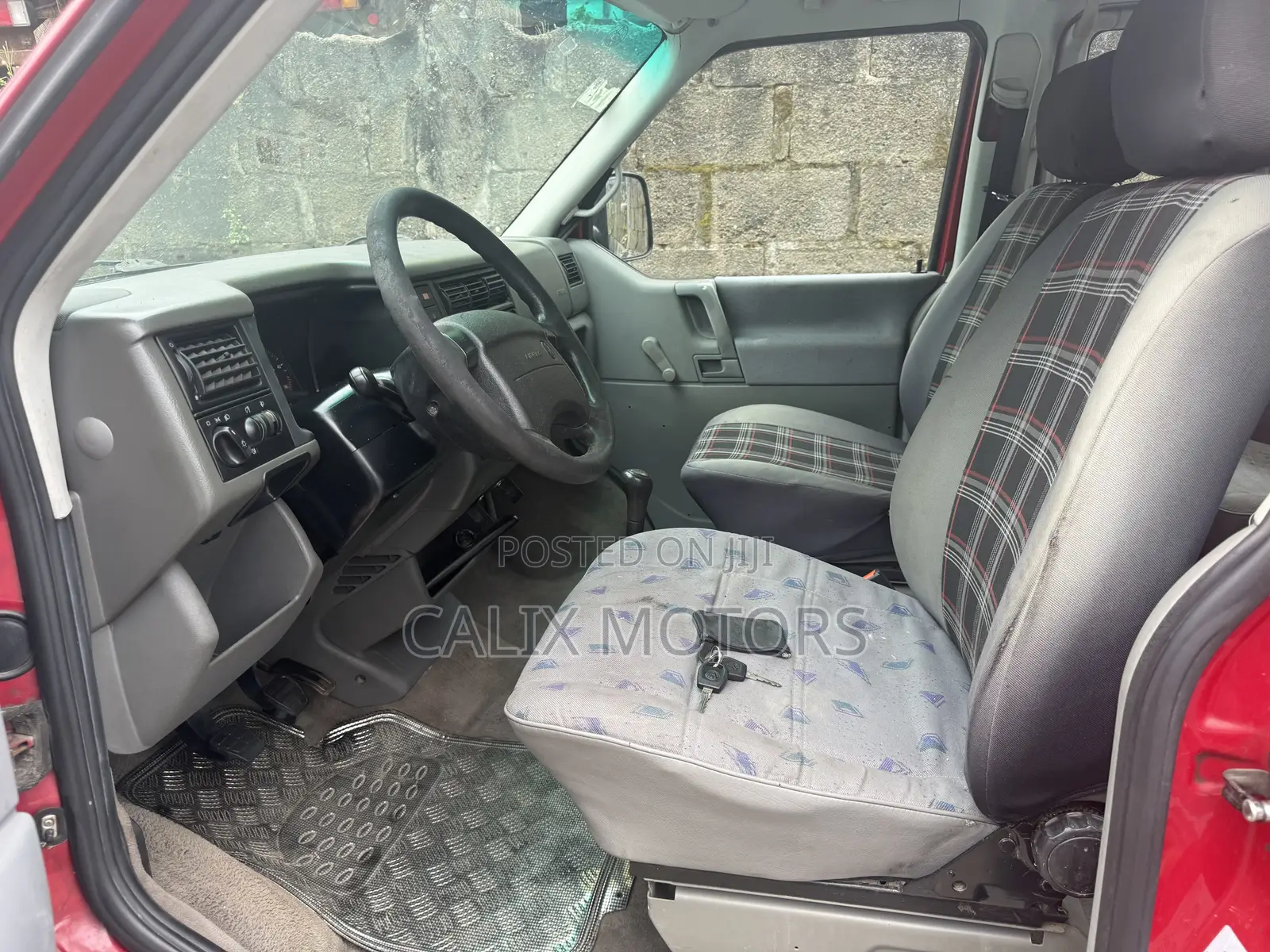 Volkswagen Transporter 2010 Red