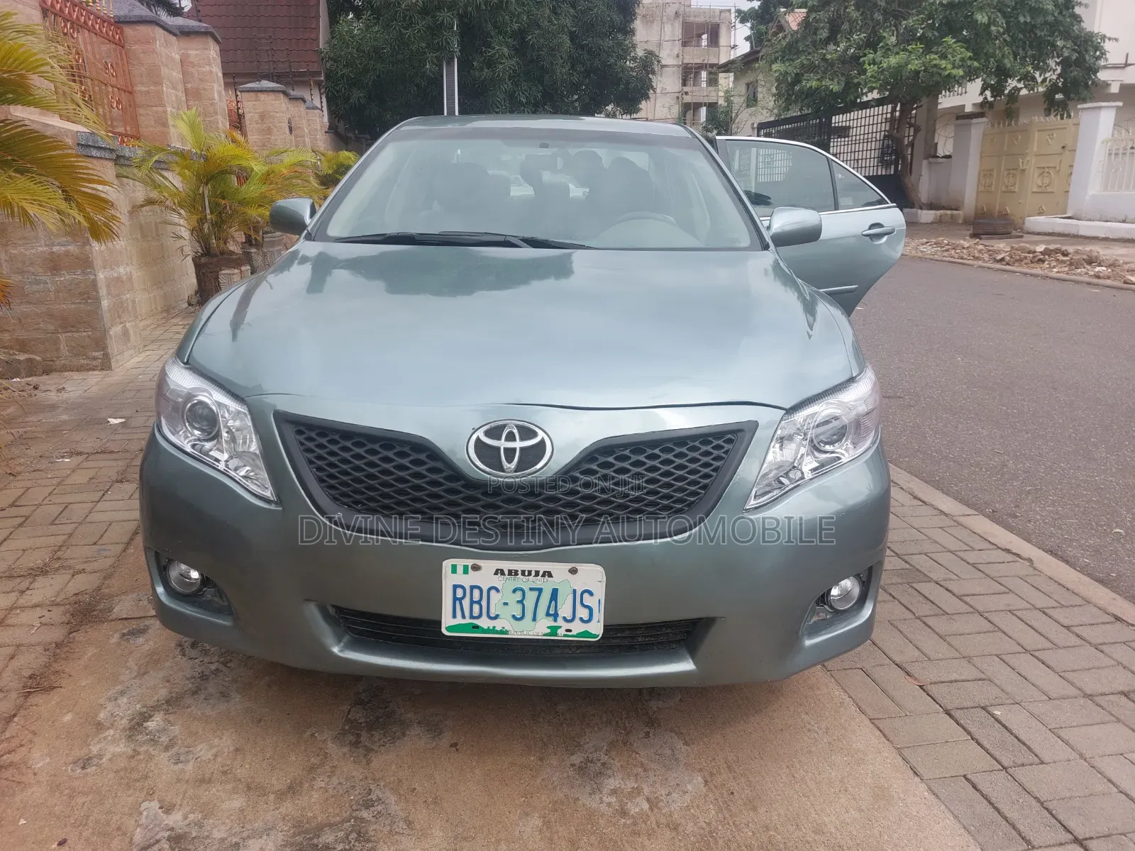 Toyota Camry 2010 Green
