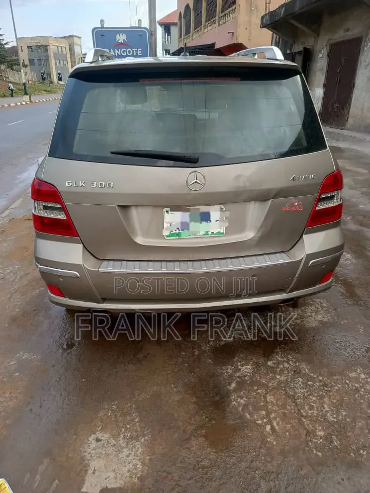 Mercedes-Benz GLK-Class 2010 Gold