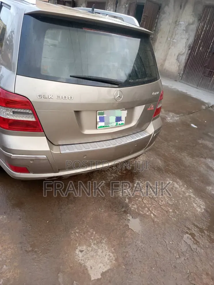 Mercedes-Benz GLK-Class 2010 Gold
