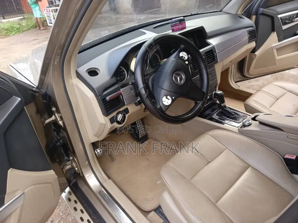 Mercedes-Benz GLK-Class 2010 Gold