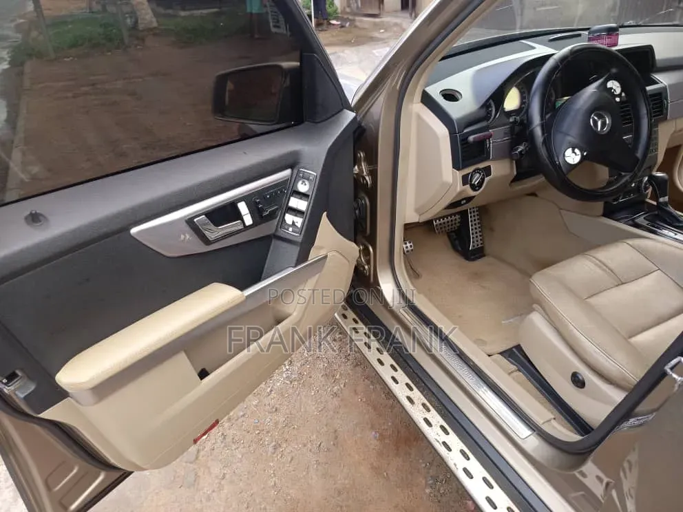 Mercedes-Benz GLK-Class 2010 Gold