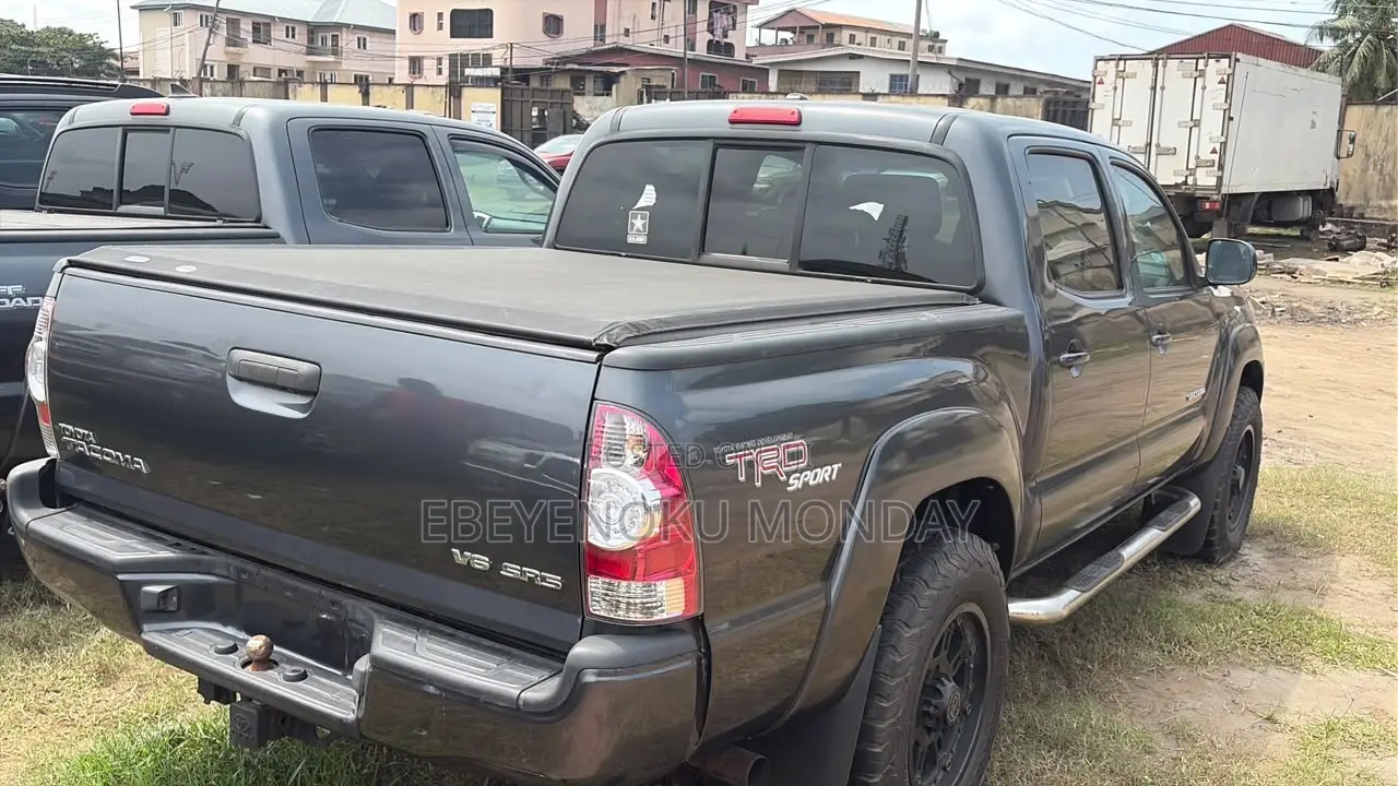 Toyota Tacoma Double Cab V6 Automatic 2011 Gray