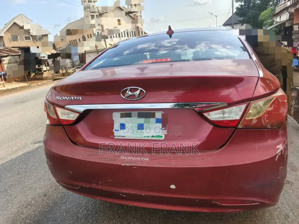 Hyundai Sonata 2011 Red
