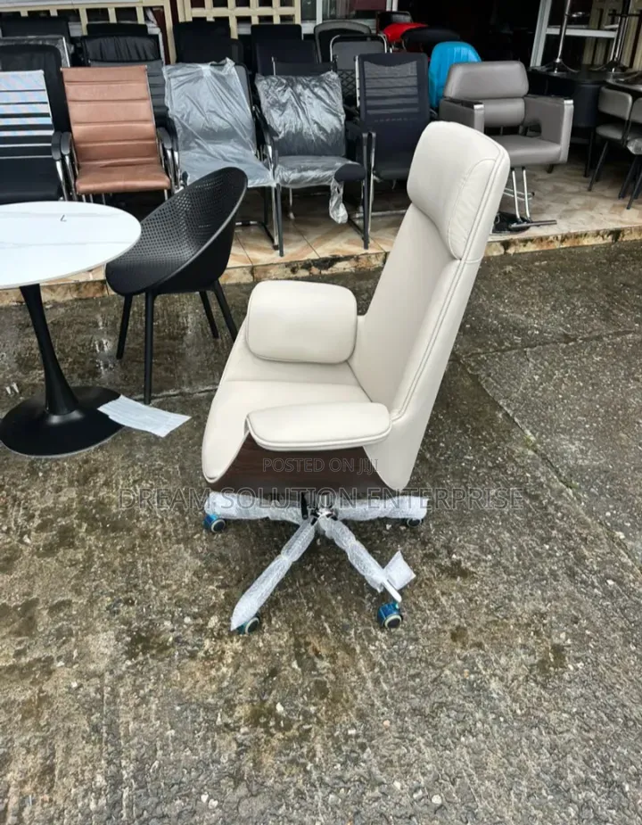 Quality Imported Office Executive Swivel Chair