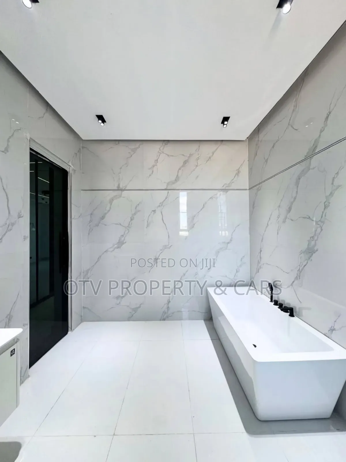 5bdrm Duplex in Lekki Phase 1 for sale