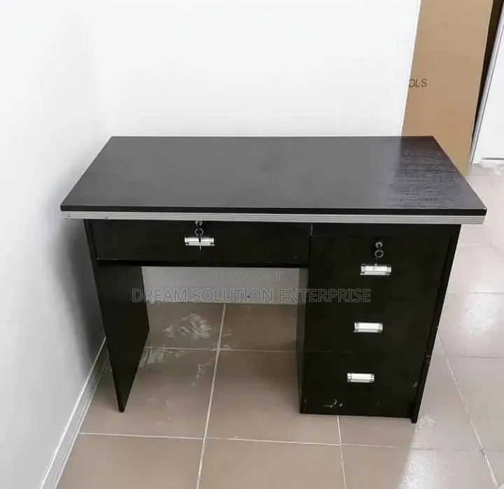 Quality Imported 1.2 Meter Padded Office Table