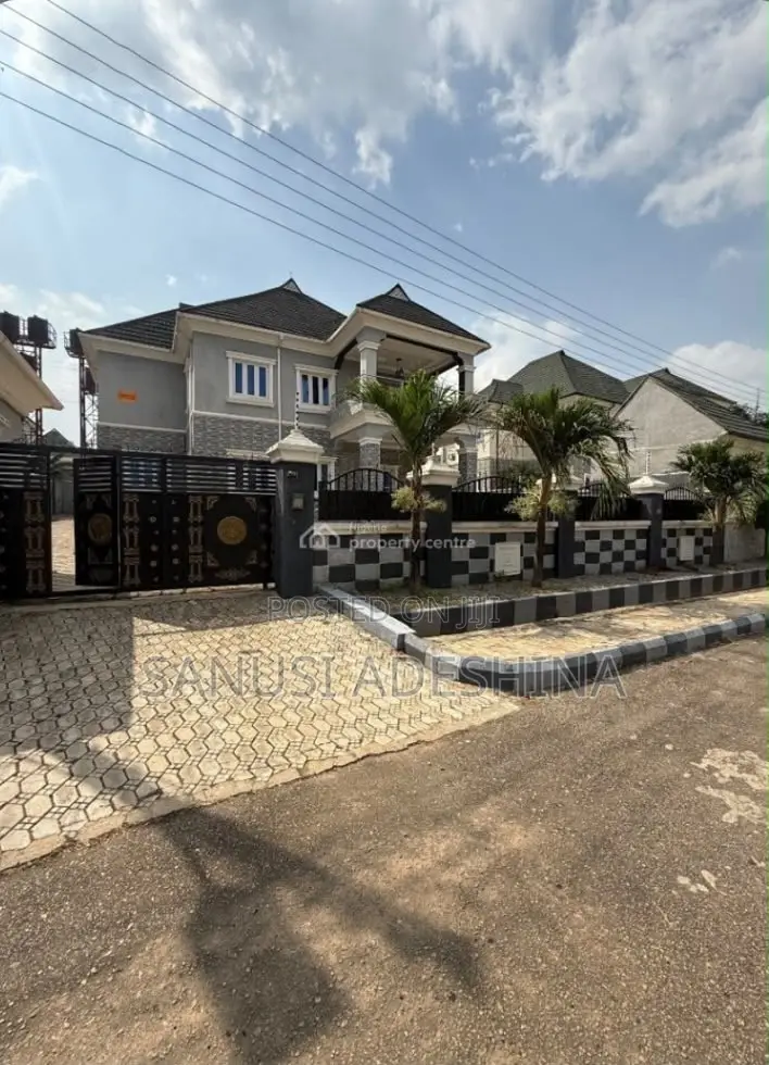 5bdrm Duplex in Life Camp,Fct Abuja for sale