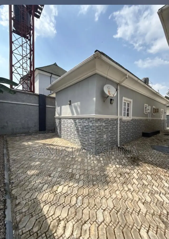 5bdrm Duplex in Life Camp,Fct Abuja for sale