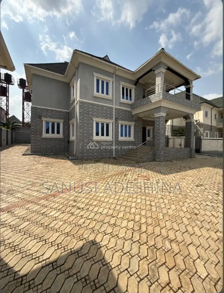 5bdrm Duplex in Life Camp,Fct Abuja for sale