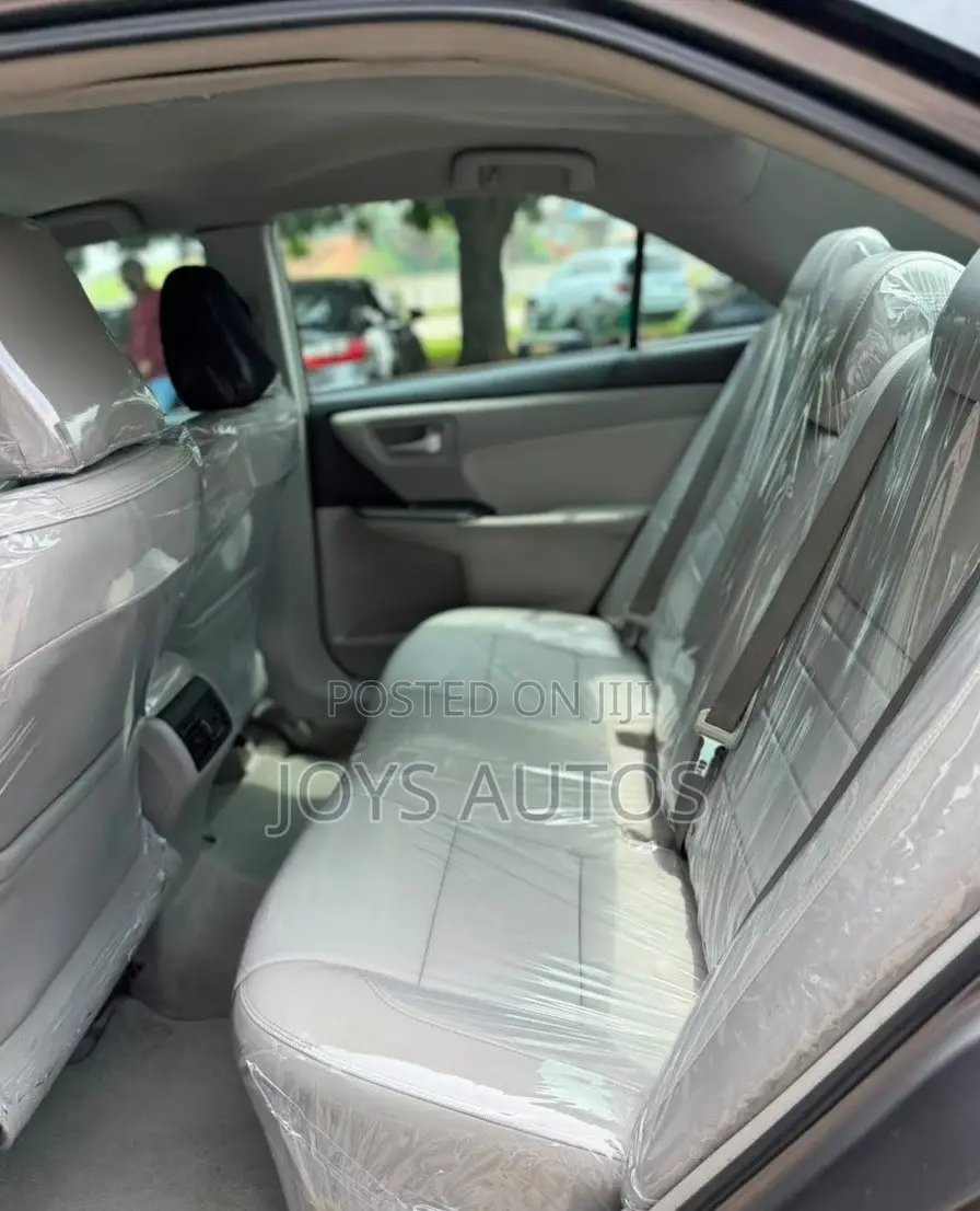 Toyota Camry XLE 4dr Sedan (2.5L 4cyl 6A) 2017