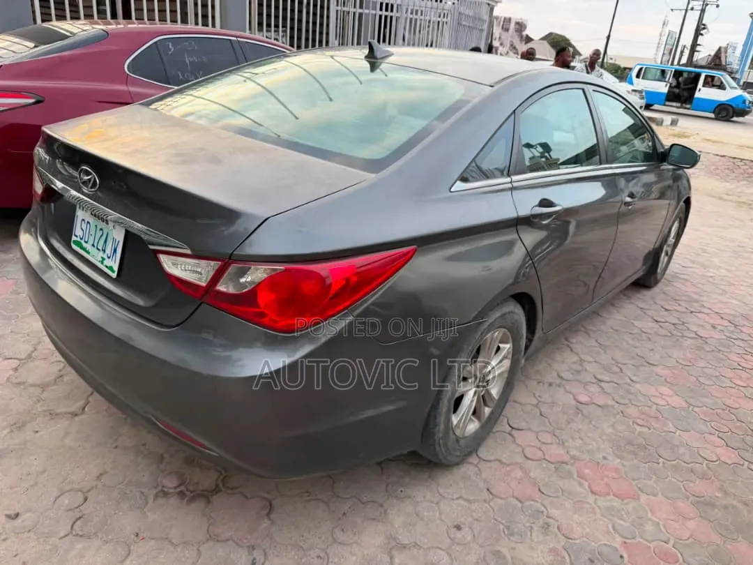 Hyundai Sonata 2011 Gray