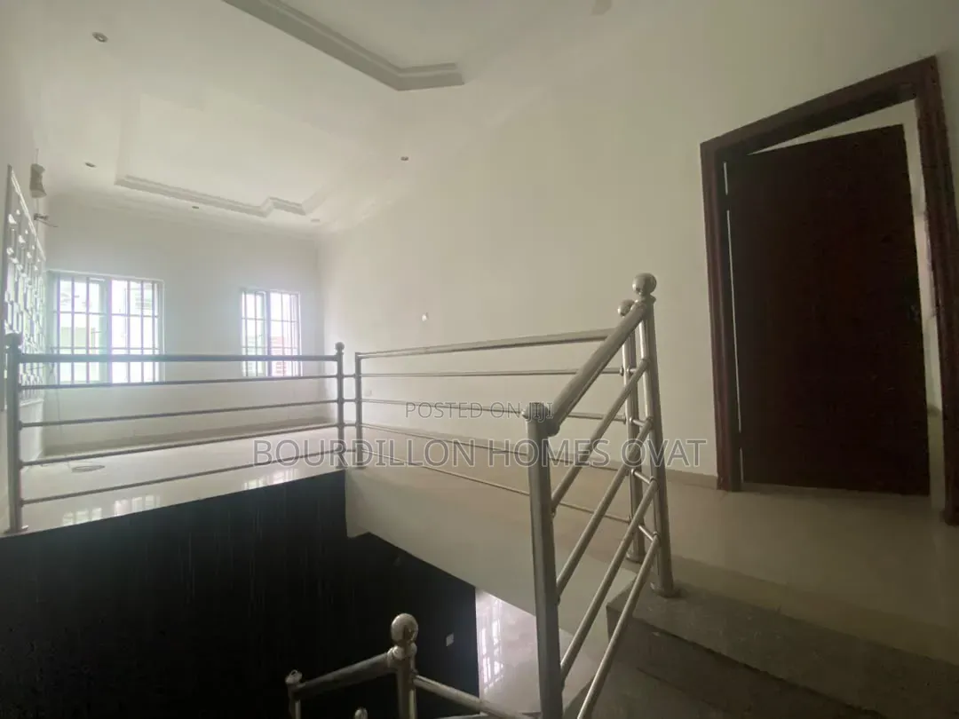 4bdrm Duplex in Ikate Lekki Lagos for rent