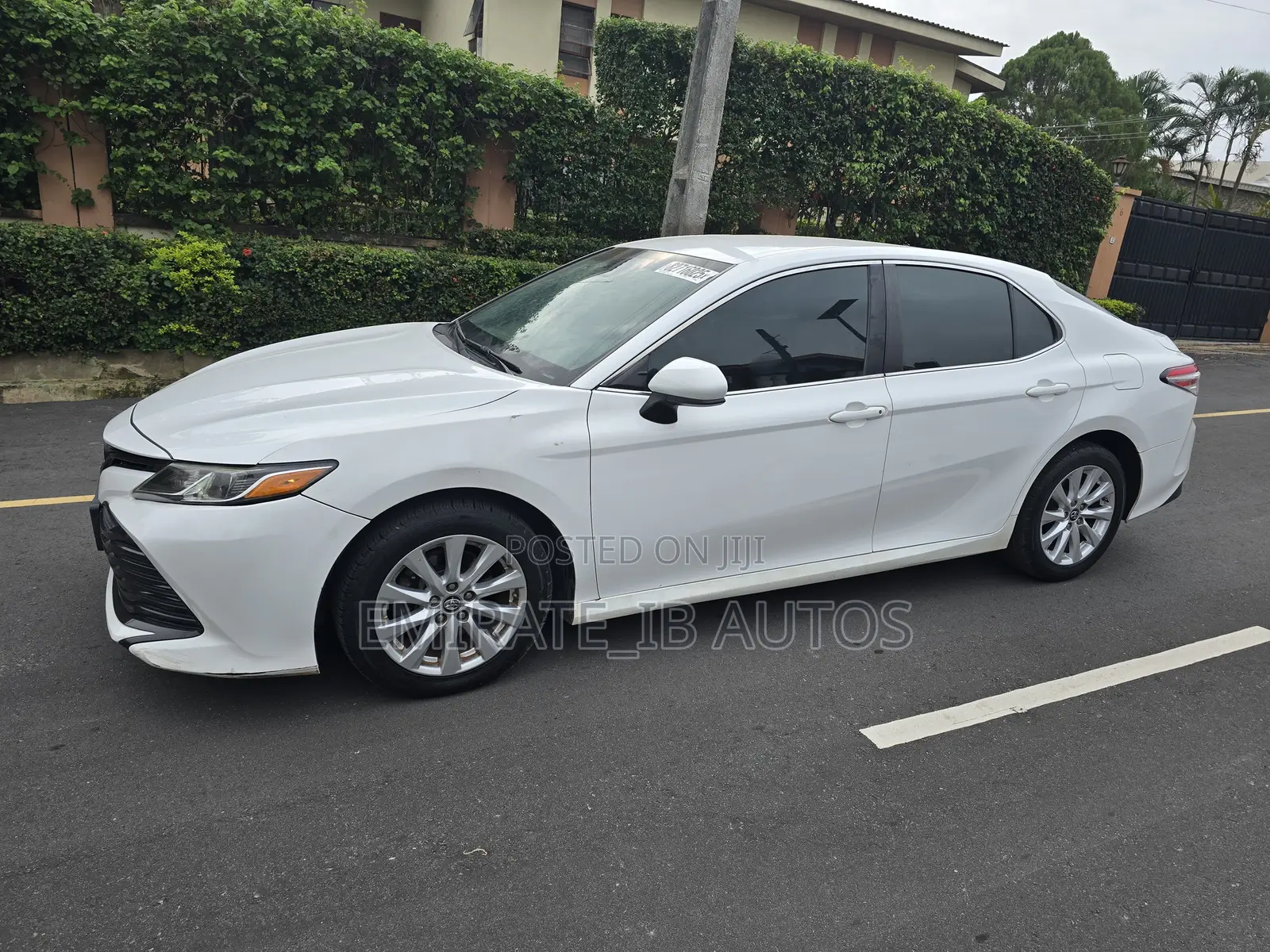Toyota Camry LE (2.5L 4cyl 8A) 2019 Off white